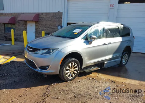 2018 Chrysler Pacifica Touring L from USA, damaged, VIN 2C4RC1BG3JR115584